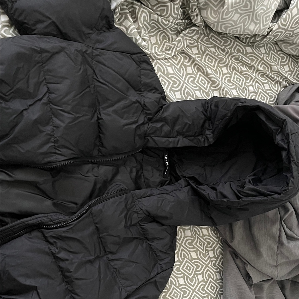 SHEIN Black Puffer Jacket